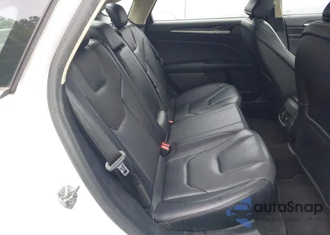 2018 Ford Fusion Hybrid Titanium from USA, damaged, VIN 3FA6P0RU2JR102371